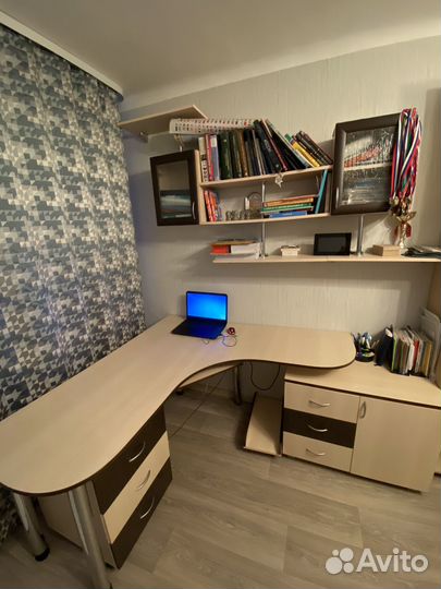 Компьютерный стол