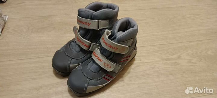 Лыжные ботинки детские