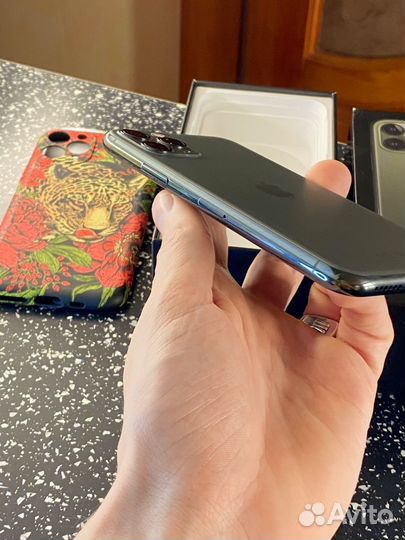 iPhone 11 Pro, 64 ГБ