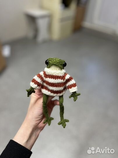 Вязаная лягушка