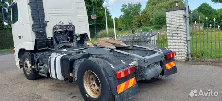 Pазбираем грузовик Volvo FH 2001-2005