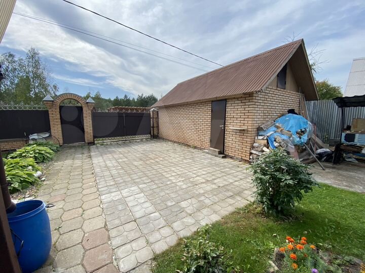 Дом 190 м² на участке 8 сот.