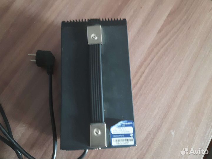 Стабилизатор напряжения