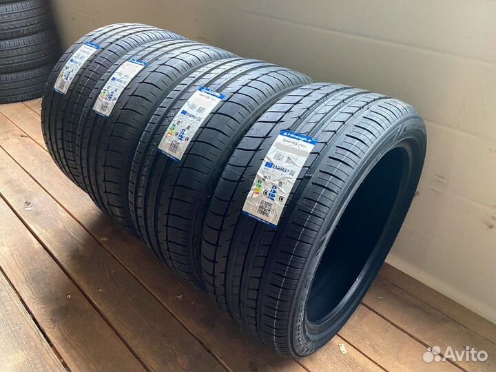 Triangle Sports TH201 255/30 R20 92Y