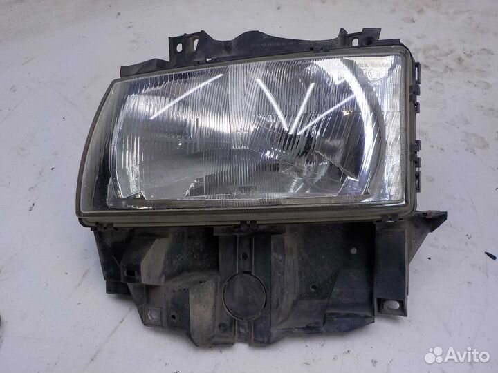 Фара передняя левая Volkswagen Transporter T4 Фара