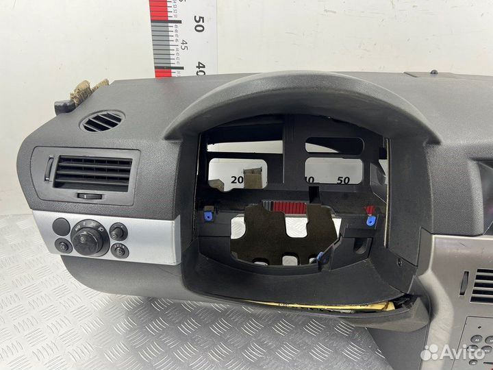 Торпедо (панель передняя) для Opel Astra H