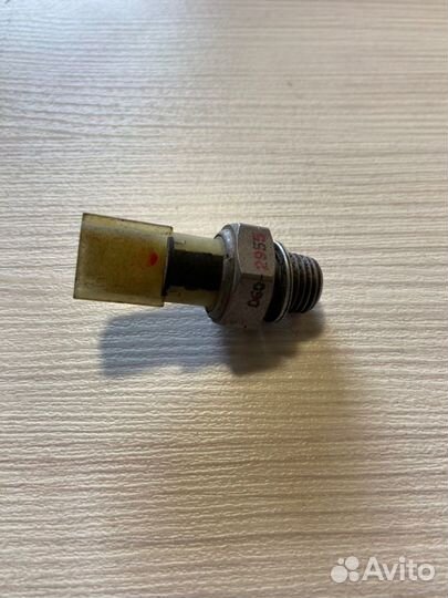 Датчик давления масла Renault Megane