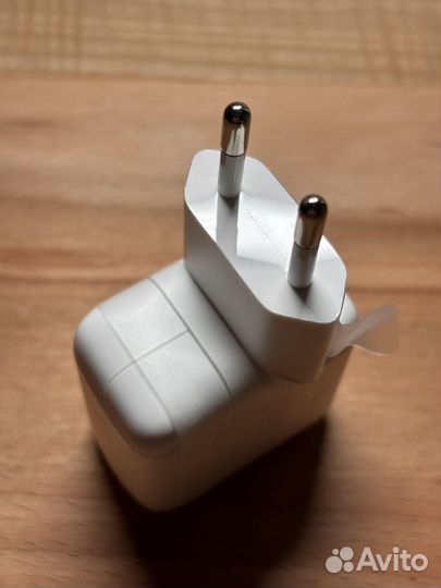 Зарядное устройство Apple 12W USB Power Adapter