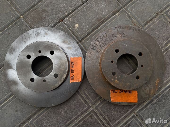 Передние тормозные диски на Mitsubishi Lancer