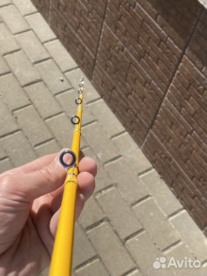 Спиннинг очень крепкий 2,4м