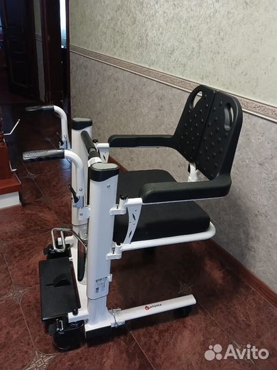 Гидравлический подъемник для инвалидов