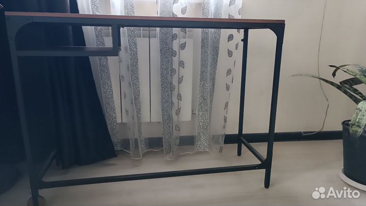 Компьютерный столик IKEA
