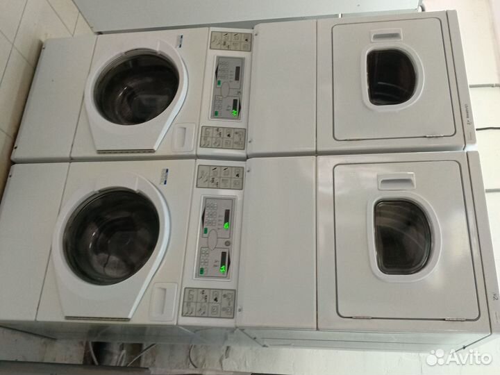 Стиральная машина с сушкой новая