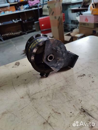 Подушка двигателя правая mitsubishi lancer 7