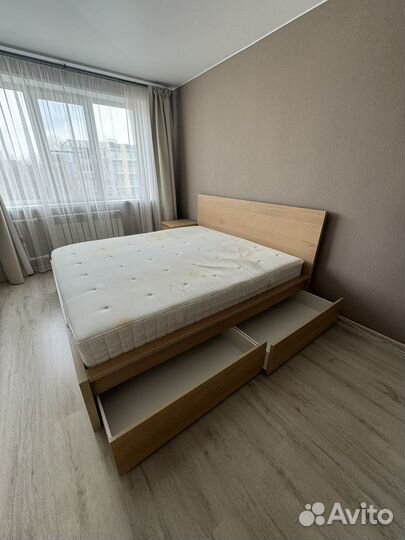 Кровать IKEA malm 180*200 с матрасом и 2 тумбами
