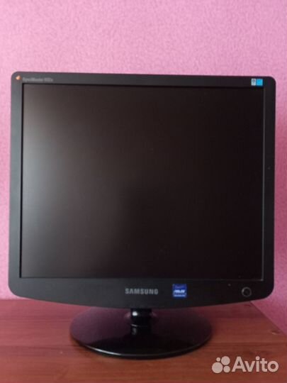Монитор Samsung