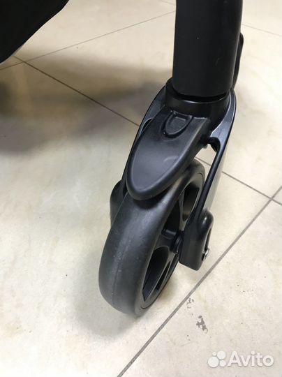 Коляска Joie Muze LX цвет красный