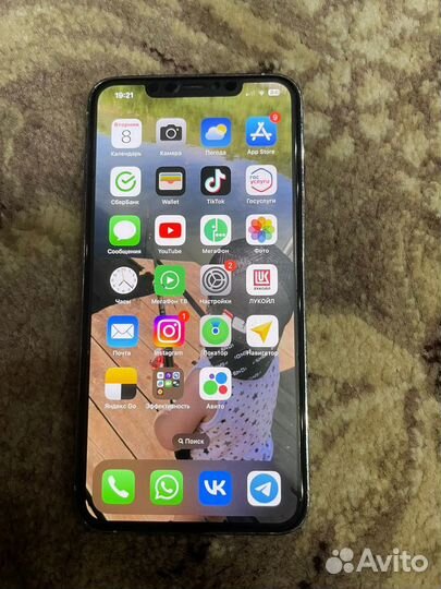 Телефон iPhone