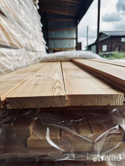 Профилированная доска пола из лиственницы