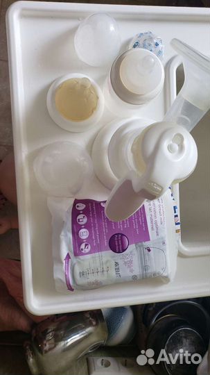 Молокоотсос Chicco, пакеты Avent, бутылочка