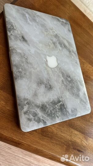 Продам Macbook 13 pro
