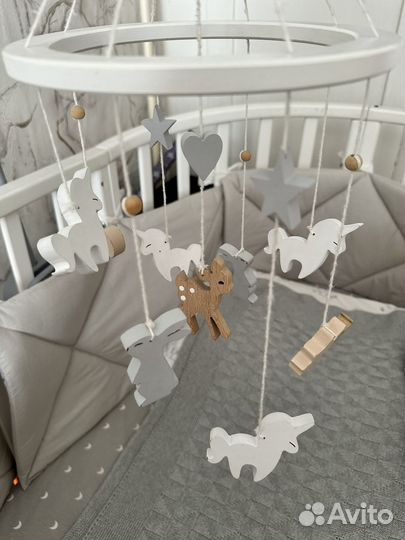Мобиль деревянный