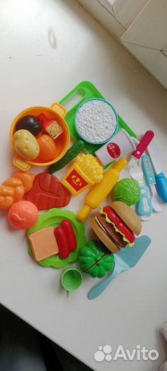 Детские игрушки кухня