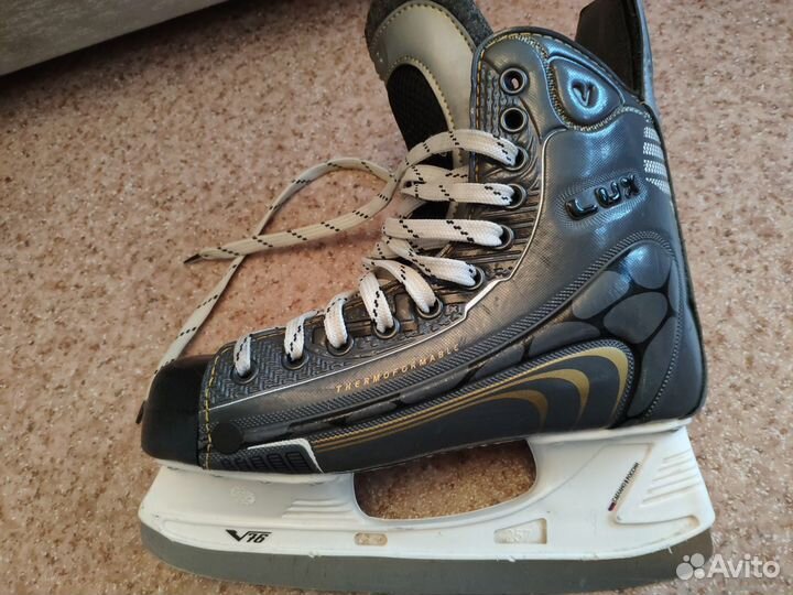 Коньки хоккейные полупрофессиональные V76(40 р.)