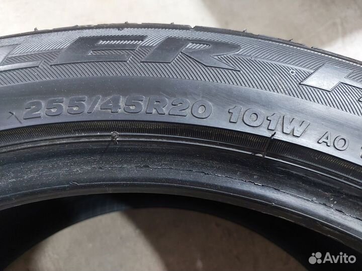 Bridgestone Dueler H/P Sport 255/45 R20 101W