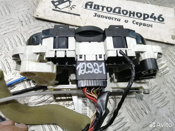 Блок управления отопителем Nissan Note E11