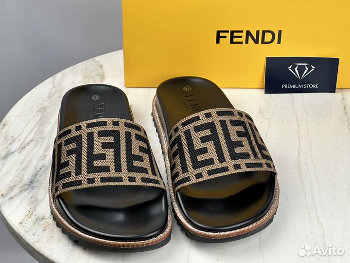 Мужские тапки Fendi