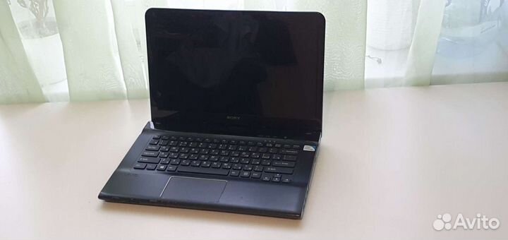 Sony vaio sve141 14