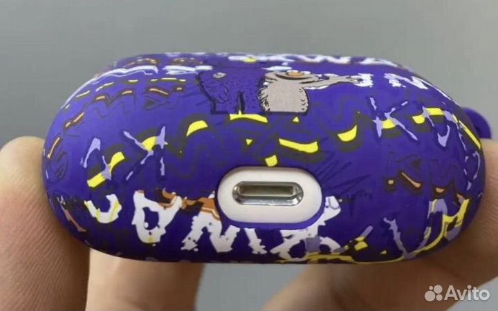 Чехол на беспроводные наушники Airpods 3 с kaws