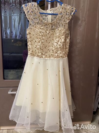 Нарядное платье