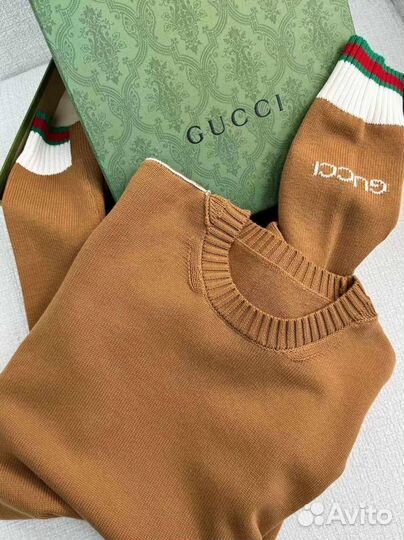 Свитер женский Gucci