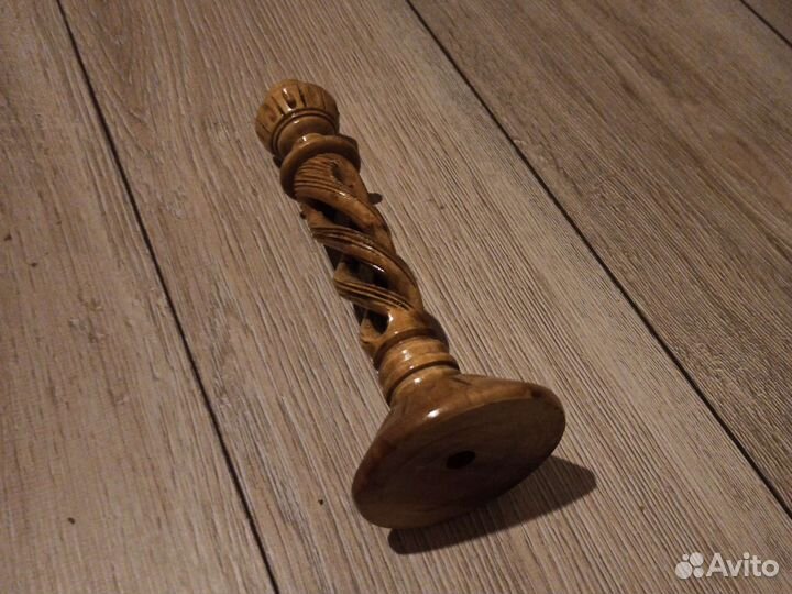 Подсвечник из дерева