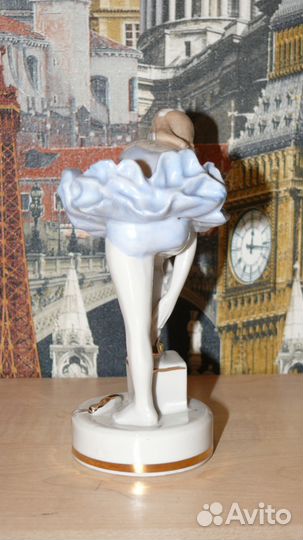 Продаю фарфорувую статуэтку периода СССР 