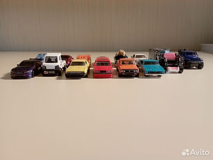 Hot wheels машинки