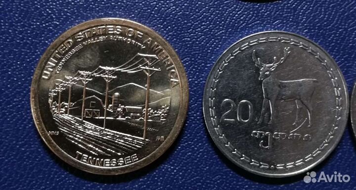 Монеты, жетоны