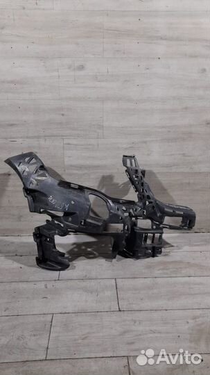 Кронштейн переднего бампера передний правый