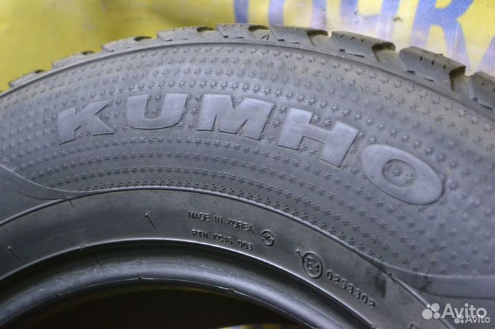 Kumho I'Zen RV Stud KC16 215/70 R16