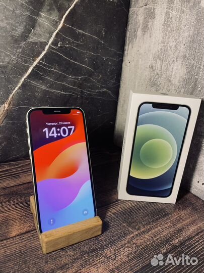 iPhone 12, 64 ГБ