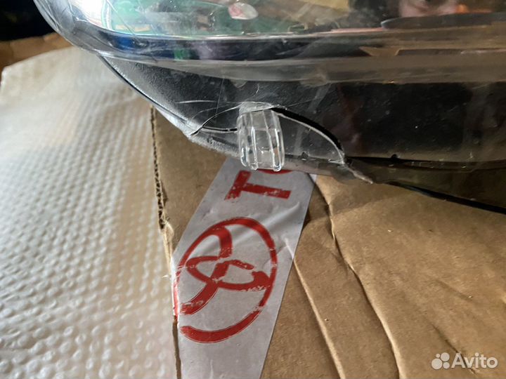 Фара передняя Camry 50