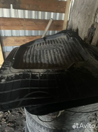 Автомобильные коврики резиновые