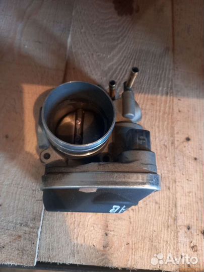 Дроссельная заслонка Гольф 5 4 1.6 06A133062AB