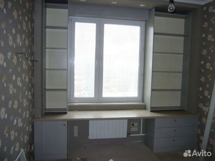 Детская рабочая зона у окна aa 8