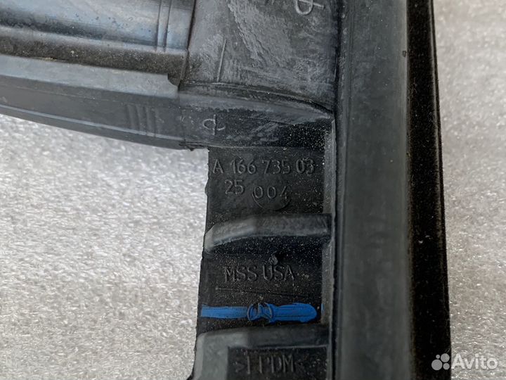 Направляющая стекла задней двери Mercedes GL X166