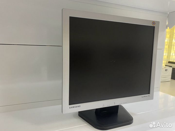 Монитор Samsung SyncMaster 710V