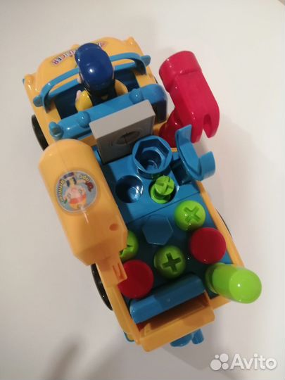 Игрушка машина с инструментами