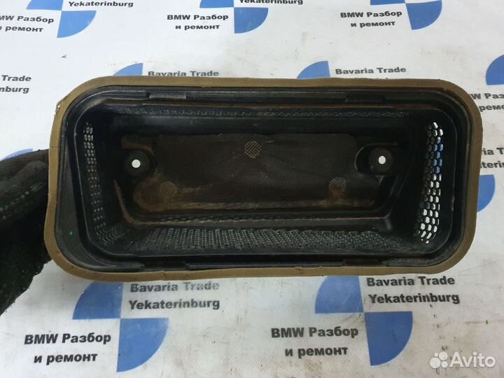 Крышка уплотнительная рамка BMW G30